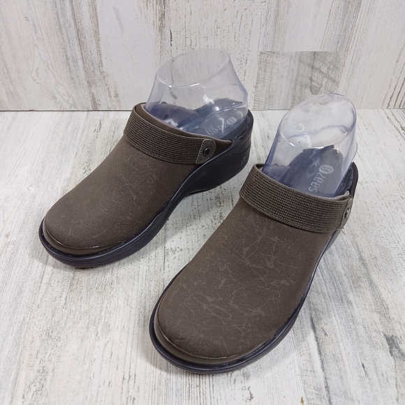 Bzees Dancer Taupe Fabric Slip-On Comfort Wedge Shoes #1504 - Picture 2 of 12